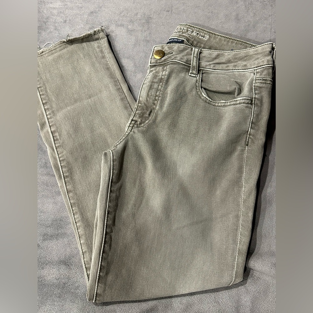 American Eagle jegging cropped 
Size 10 Regular